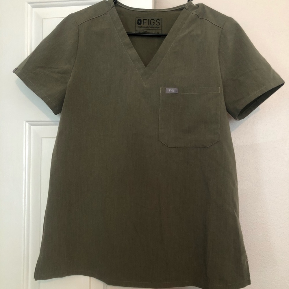 FIGS Olive green scrubs